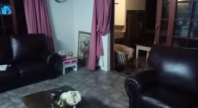 Stesh Margate Holiday House 12 Sleeper, Забронировать Отель Отели Durban South Coast с парковкой, Парковка