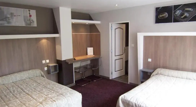 Четырёхместный номер Standard Hôtel Du Stade