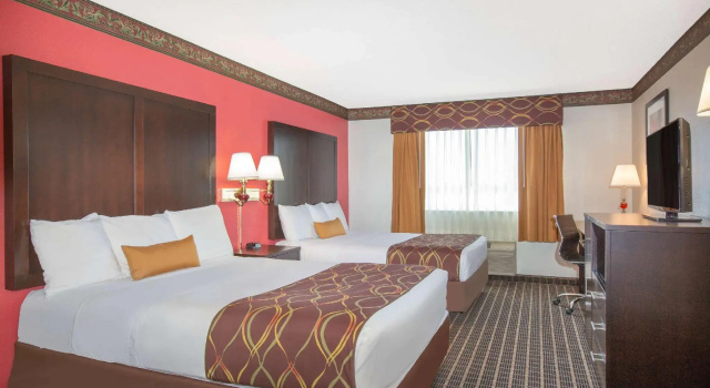 Четырёхместный номер Standard Holiday Inn Express Redding North by IHG