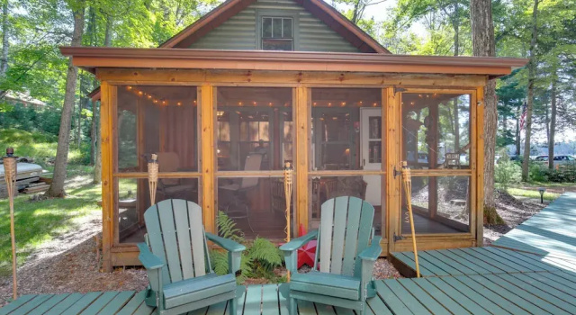Quaint & Cozy Lake Cabin w/ Dock & Beach Access!