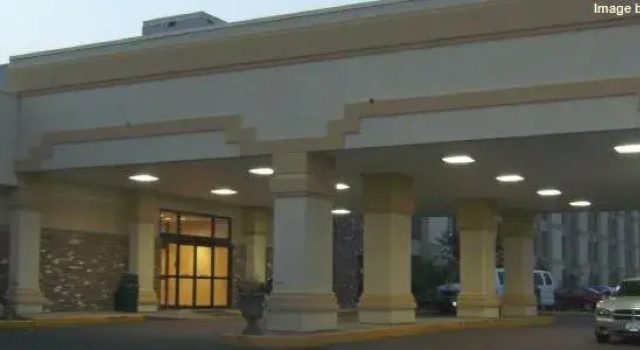 Holyoke Hotel and Conference Center, Забронировать Отель Холиок Массачусетс