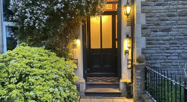 Hotel One Hundred, 예약 베드 앤드 브렉퍼스트 카디프 베이 카디프