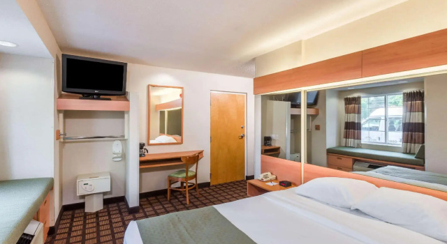 Двухместный номер Standard Microtel Inn & Suites by Wyndham Uncasville Casino Area