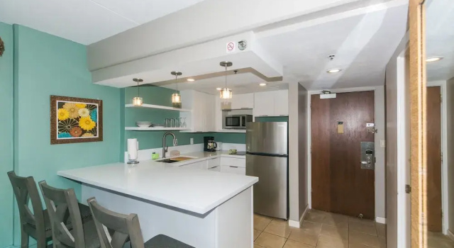 Номер Standard Ilikai Tower One Bedroom Harbor View