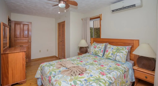 Roatan Ocean View- 2nd Floor 2 Bedroom Apts by RedAwning