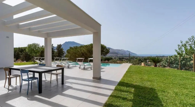 Вилла Villa vista mare con piscina a sfioro a Scopello