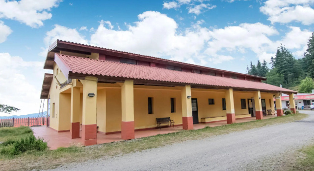 Secluded Villa in Parenti with Garden, Забронировать Вилла Отели Национального парка Силы с парковкой, Парковка