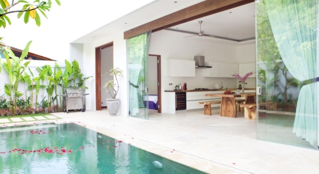 Полулюкс Anema Villa Seminyak