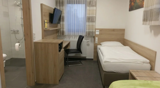 Семейный номер Standard с 2 комнатами с балконом Gasthaus Pension Rezatgrund