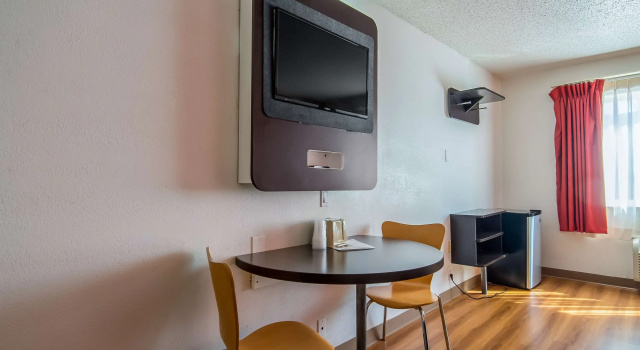 Motel 6-Dallas, TX - North - Richardson, Забронировать Мотель Отели Dallas - Fort Worth Metropolitan Area с парковкой, Парковка