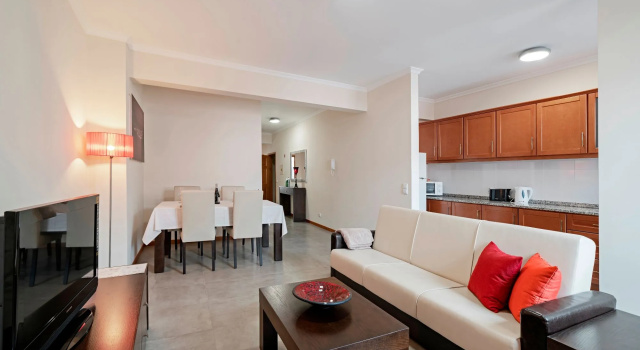 In the pedestrianised Funchal Old Town, close to amenities | Taberna Penthouse
