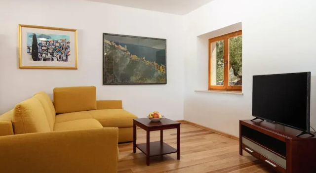 Charming Villa With Swimming Pool