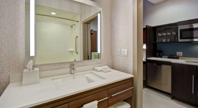 Четырёхместная студия Home2 Suites by Hilton Wichita Northeast