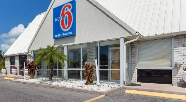 Studio 6-Englewood, FL, Забронировать Мини-отель Энглвуд штат Флорида