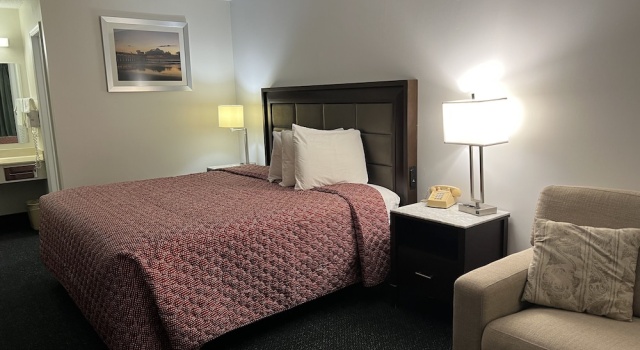 Номер Economy Garden Inn & Suites