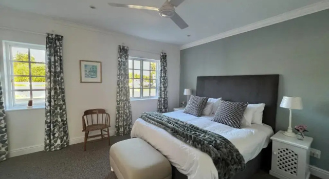 Greenhill Farm Cape Dutch Cottage Plettenberg Bay - 1 Bedroom Private Cottage, Забронировать Фермерский дом Плеттенберг-Бей Найсна