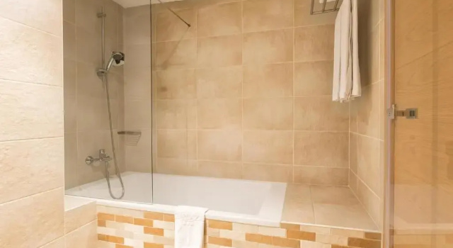 Четырёхместный номер Standard Hotel Plazaola