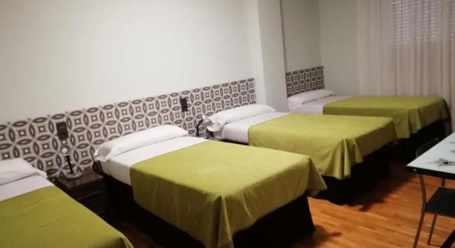 Четырёхместный номер Standard Pensión La Rioja