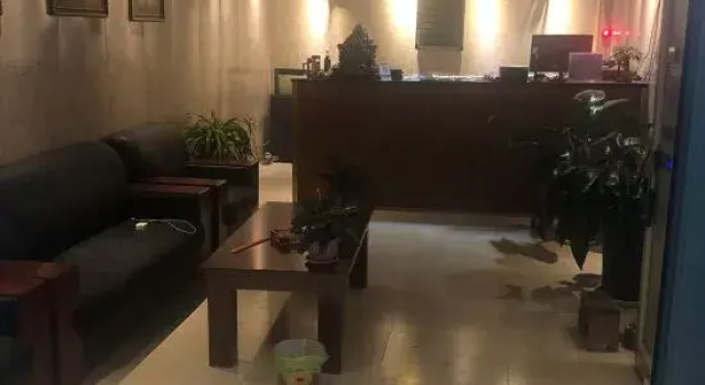 Ruojing Jinshan Hotel, Prenota Hotel Ruoqiang Xinjiang