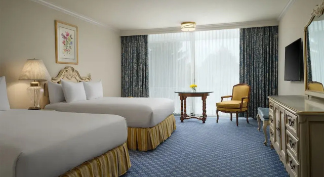 Четырёхместный номер Deluxe с балконом Little America Hotel - Wyoming