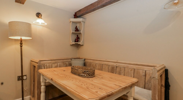 Walnut Cottage, Varaa Lomakoti Usk Gwent