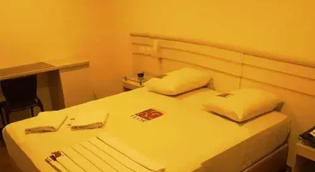 Hotel Flor, Забронировать Отель Отели Сан-Пауло с парковкой, Парковка