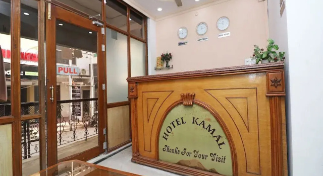 OYO 8379 Hotel Kamal, Забронировать Отель Лакхнау штат Уттар-Прадеш, рядом с Вокзал Лакхнау