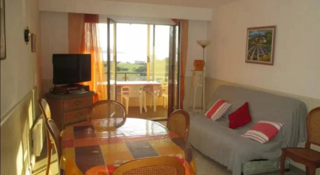 Apartment With 2 Bedrooms in Le Lavandou, With Wonderful sea View, Poo, Забронировать Апартаменты/квартира Отели Var coast с бассейном, Бассейн