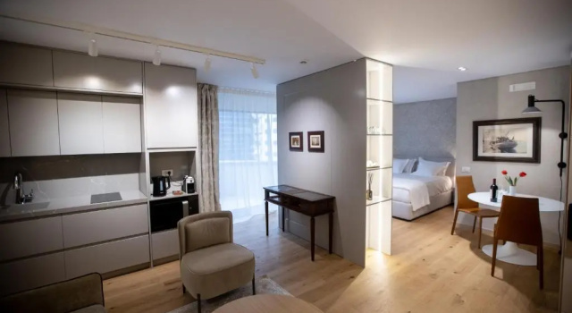 Полулюкс Seven Luxury Suites