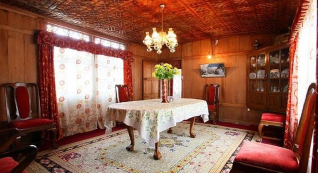 Houseboat New Lucky Star, Забронировать Отель Сринагар 