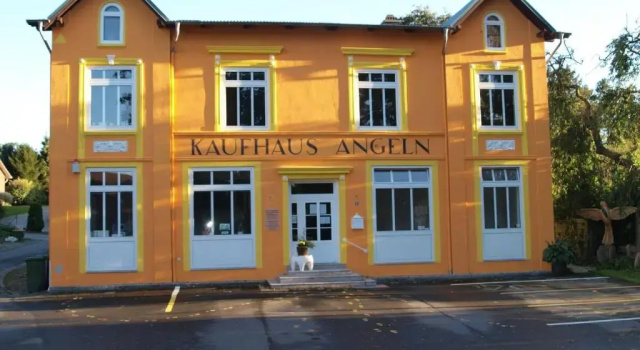 Апартаменты Ferienwohnung-im-historischen-Kaufhaus-Angeln
