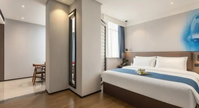 Люкс c 1 комнатой с видом на улицу Blueprint Garden Hotel
