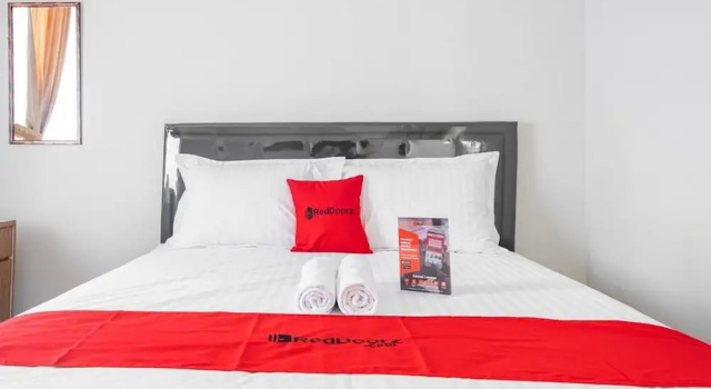 RedDoorz near Siloam Karawaci 3, Đặt Nhà nghỉ có bữa sáng Tangerang Banten