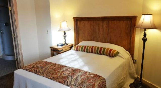 Crooked River Lodge, Boek Hotel Alanson Michigan