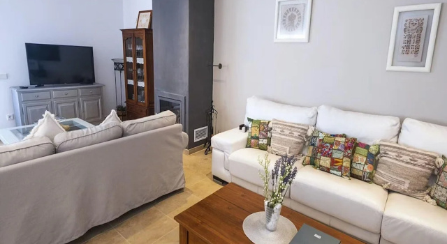 Spacious Villa With Games Area
