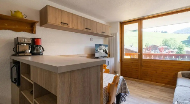 Appartement La Clusaz, 1 pièce, 4 personnes - FR-1-304-254, Забронировать Апартаменты/квартира Отели Лыжного курорта на озере Анси с парковкой, Парковка