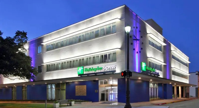Четырёхместный номер Standard Holiday Inn Express Baton Rouge Downtown
