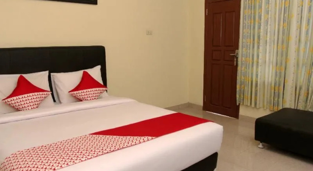 RedDoorz Plus at Ladang Asri Homestay Lampung, Забронировать Отель Бандар-Лампунг 