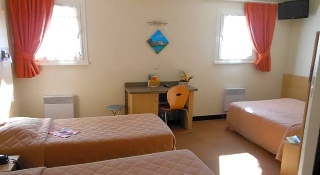 Номер Standard Hotel The Originals Annecy Nord (ex P'tit-Dej Hotel)