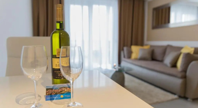 Апартаменты c 1 комнатой Lux Apartments