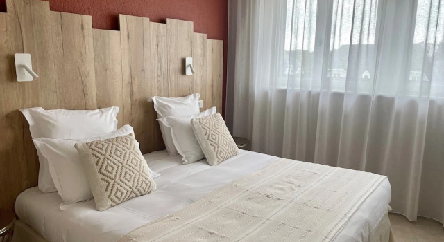 Двухместный номер Comfort Hôtel BO & MIA