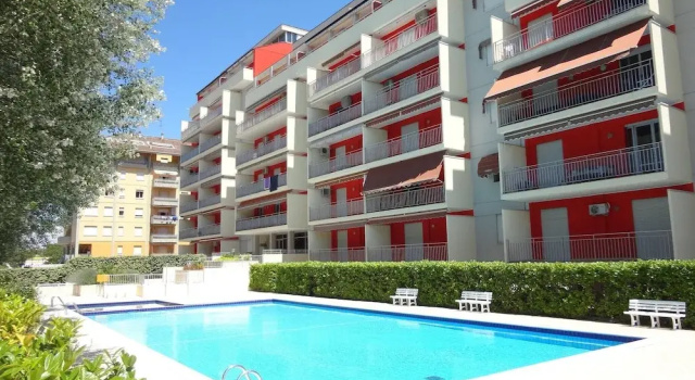 Gorgeous Flat in a Residence With Pool, Забронировать Апартаменты/квартира Отели Венето с парковкой, Парковка