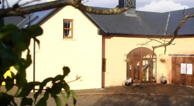 Eclipse Equestrian & Activity Centre, Забронировать Отель Гленкар Ring of Kerry