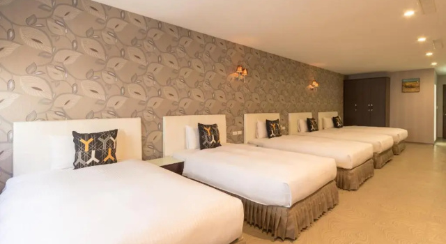 Семейный номер Deluxe Just Enjoy Business Hotel