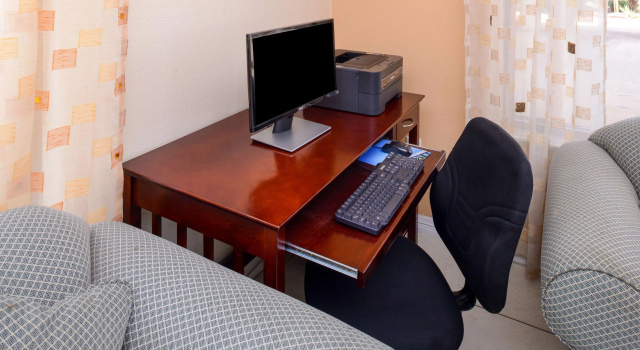 Americas Best Value Inn & Suites Waller/Prairie View, Забронировать Отель Сайпресс Texas Gulf Coast