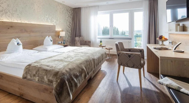 Hotel Derichsweiler Hof, Забронировать Отель Отели Bergisches Land с парковкой, Парковка