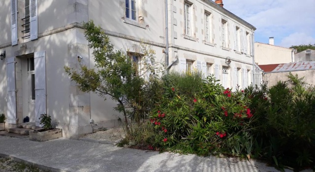 Manor House Charentaise, Забронировать Отель Сент-Суль 