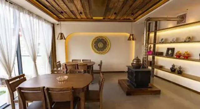 Shangri-La No. 7 Chinese Inn (Dukezong Ancient City), Rezerwuj Hotel Hotele w Yunnan z parkingiem, Parking
