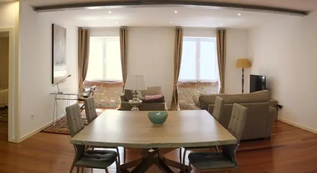Loft Surdo, Забронировать Отель Отели Фуншал с парковкой, рядом с Монастырь Санта-Клара-а-Велья, Парковка