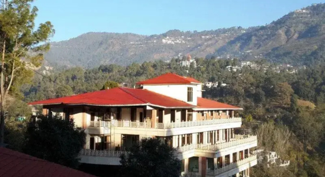 Sea Hawk Hill Resort-A Luxury Boutique Resort, 20 Km from Nainital, Foglalás Boutique Szálloda Bhimtal Uttarakhand